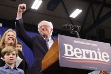 Jajak Pendapat USA TODAY,...