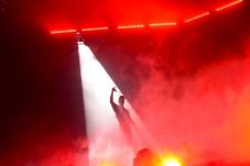 DJ The Chainsmokers...