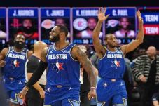 Tim LeBron Menang, Kawhi...