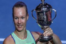 Bahagianya Kiki Bertens,...