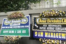 Rumah Duka Penuh Karangan...