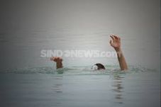 Berenang di Pantai Pasut...