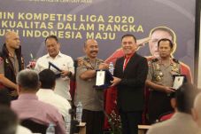 Benahi Sepak Bola Indonesia,...