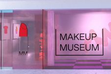 Museum Makeup Pertama...