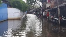 Jalan Manyar Terendam,...