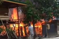 10 Rumah Terbakar di...