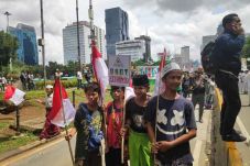 Tuntut Pemberantasan...