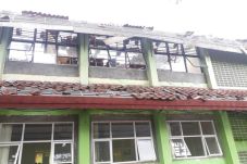 Atap Gedung SMKN 24...