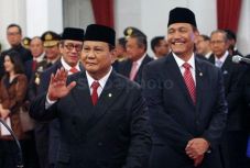 Menko Luhut Minta Prabowo...