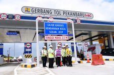Jokowi: Ruas Tol Pekanbaru-Dumai...
