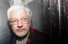 Pendiri WikiLeaks Assange...