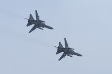 Jet-jet Tempur Su-24...