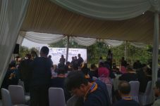 Ratusan Profesor dari...