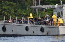2 Warga Terinfeksi Corona,...