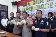 Selundupkan Sabu Lewat...