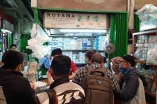 Masyarakat Serbu Masker...