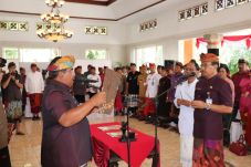 Bupati Agus Suradnyana...
