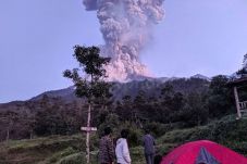 Dampak Erupsi Merapi,...