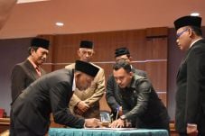 Gubernur Maluku Utara...