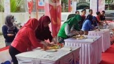 Ayo Makan Buah, Alfamidi...
