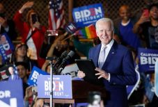 Joe Biden Menang di...