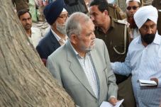 Komisi Minoritas Delhi:...