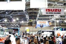 Isuzu Dukung Pemerintah...