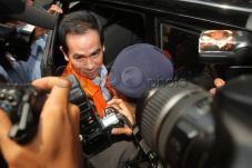 Bantah Jadi Agen Artis...