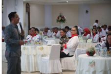 Menpora Minta Pegawai...