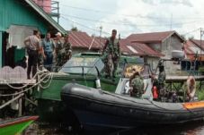 Speedboat yang Bawa...