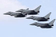 Inggris Kerahkan 6 Jet...