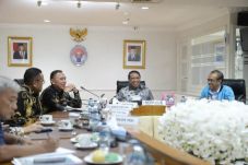 Menpora Terima Laporan...