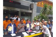 Gasak Rp1,14 Miliar,...