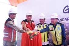 AP I Lakukan Groundbreaking...