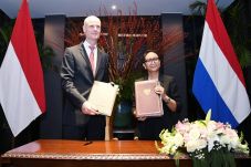 RI-Belanda Teken MoU...