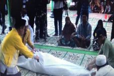 Pasutri Rela Sumpah...
