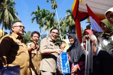 Kota Solok Salurkan...