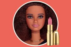 Gandeng Barbie, Mac...