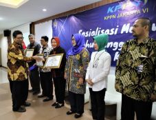 Kementerian Koperasi...