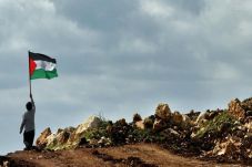 Tentara Israel Tembak...