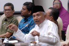 Amien Rais Tidak Masuk...