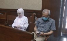Jennifer Dunn Akui Terima...