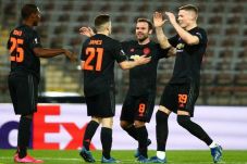 Pesta Gol di Kandang...