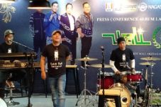 Luncurkan Album Baru,...