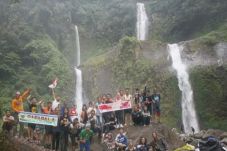 Air Terjun Curug Sembilan,...