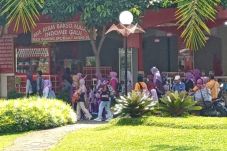 Diimbau Tutup Sementara,...
