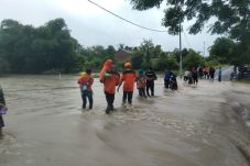 Banjir Rendam Empat...
