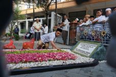 Wisata Religi Makam...