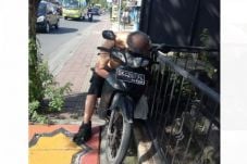 Geger, Bule Kejang Lalu...