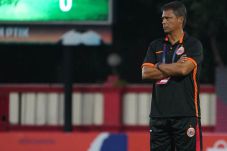 Liga 1 Ditangguhkan,...